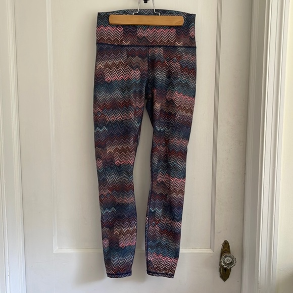 Mid calf leggings from Fabletics - Picture 1 of 2